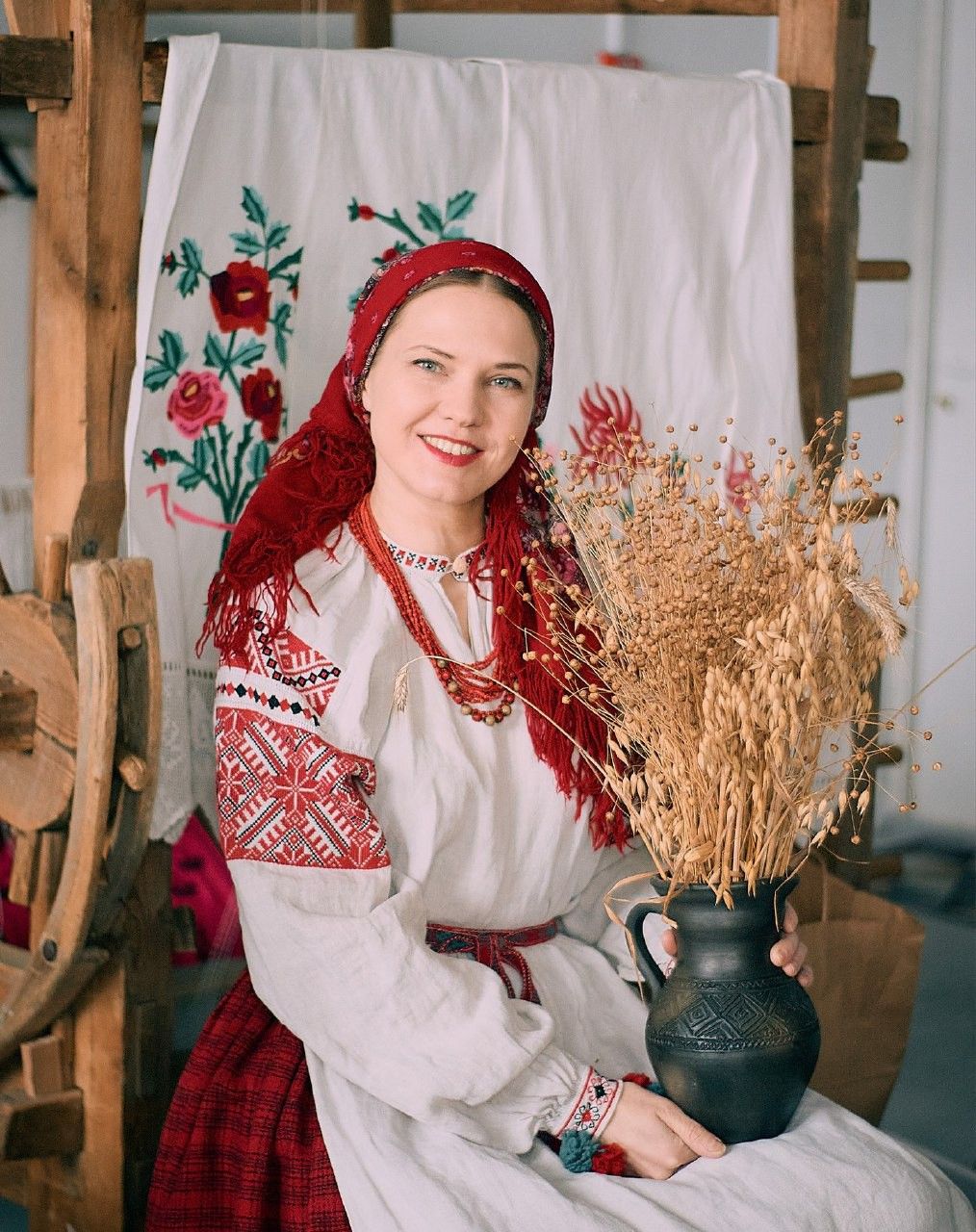 Women in Slavic costumes in Caloocan