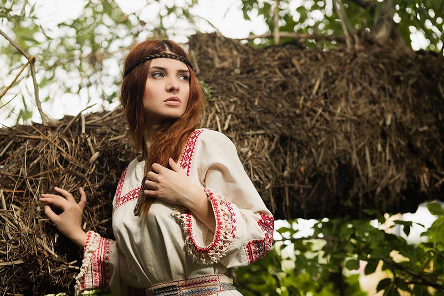 Women in Slavic costumes in Caloocan